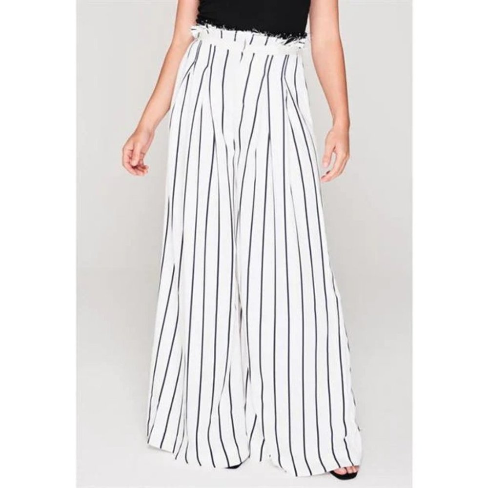 KENDALL + KYLIE Pinstripe Wide Leg Pant in White & Navy